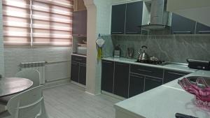 Bakı, köhnə tikili 3 otaqlı, satılır, 74 m²  , Binəqədi rayonu, 9-cu mikrorayon