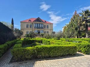 Bakı, həyət evi 7 otaqlı, satılır, 850 m² , 20 sot , Səbail rayonu, Badamdar qəs.