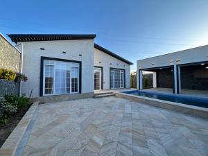 Bakı, həyət evi 4 otaqlı, satılır, 160 m² , 4 sot , Xəzər rayonu, Şüvəlan