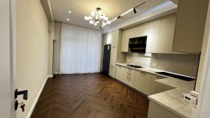 Bakı, yeni tikili 3 otaqlı, satılır, 140 m²  , Nizami rayonu