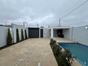 Bakı, həyət evi 4 otaqlı, satılır, 150 m² , 3 sot , Xəzər rayonu, Şüvəlan