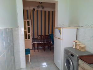 Bakı, köhnə tikili 2 otaqlı, kirayə, 70 m²  , Nəsimi rayonu, 4-cü mikrorayon