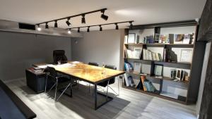Bakı, ofis 4 otaqlı, satılır, 140 m²  , Xətai rayonu, Ağ şəhər