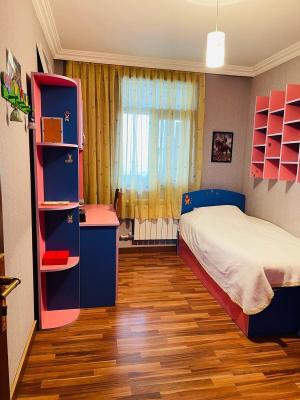 Gəncə, köhnə tikili 4 otaqlı, satılır, 94 m²  