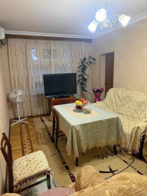 Bakı, köhnə tikili 4 otaqlı, satılır, 85 m²  , Binəqədi rayonu, 9-cu mikrorayon