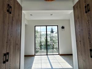 Bakı, həyət evi 4 otaqlı, satılır, 200 m² , 5.1 sot , Xəzər rayonu, Şüvəlan