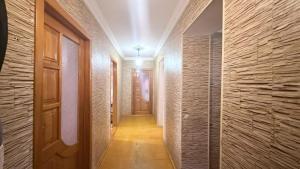 Sumqayıt, köhnə tikili 5 otaqlı, satılır, 95 m²  , 45-ci məhəllə