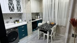 Bakı, köhnə tikili 5 otaqlı, satılır, 120 m²  , Suraxanı rayonu, Yeni Günəşli qəs.