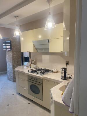 Bakı, köhnə tikili 4 otaqlı, satılır, 100 m²  , Nərimanov rayonu
