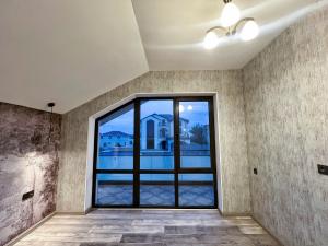 Bakı, həyət evi 5 otaqlı, satılır, 250 m² , 5 sot , Xəzər rayonu, Şüvəlan