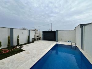 Bakı, həyət evi 4 otaqlı, satılır, 150 m² , 3 sot , Xəzər rayonu, Şüvəlan