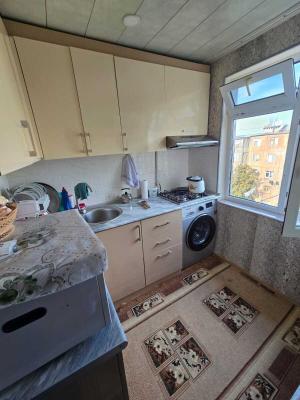 Bakı, köhnə tikili 2 otaqlı, satılır, 45 m²  , Nizami rayonu, 8-ci kilometr