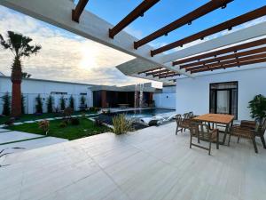 Bakı, həyət evi 5 otaqlı, satılır, 220 m² , 8 sot , Xəzər rayonu, Mərdəkan