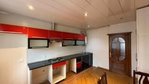 Bakı, köhnə tikili 3 otaqlı, satılır, 110 m²  , Nizami rayonu, 8-ci kilometr