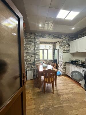 Bakı, köhnə tikili 4 otaqlı, satılır, 90 m²  , Binəqədi rayonu, 7-ci mikrorayon