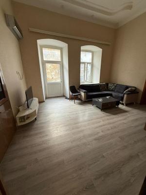 Bakı, köhnə tikili 3 otaqlı, kirayə, 83 m²  , Səbail rayonu