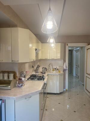 Bakı, köhnə tikili 4 otaqlı, satılır, 100 m²  , Nərimanov rayonu