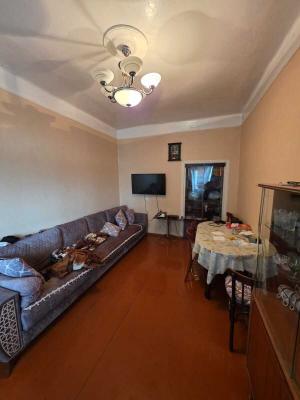 Sumqayıt, köhnə tikili 2 otaqlı, satılır, 52 m²  , 17-ci məhəllə