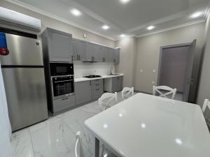 Bakı, yeni tikili 2 otaqlı, kirayə, 69 m²  , Binəqədi rayonu, 7-ci mikrorayon
