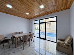 Bakı, həyət evi 5 otaqlı, satılır, 250 m² , 6 sot , Xəzər rayonu, Şüvəlan