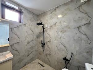 Bakı, həyət evi 4 otaqlı, satılır, 150 m² , 1.5 sot , Xəzər rayonu, Şüvəlan