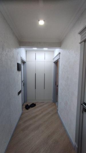 Bakı, köhnə tikili 4 otaqlı, satılır, 105 m²  , Binəqədi rayonu, 8-ci mikrorayon