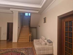 Bakı, həyət evi 7 otaqlı, satılır, 850 m² , 20 sot , Səbail rayonu, Badamdar qəs.