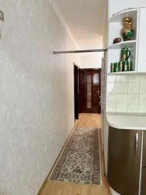 Bakı, köhnə tikili 3 otaqlı, satılır, 110 m²  , Binəqədi rayonu, 8-ci mikrorayon