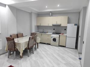 Abşeron, yeni tikili 3 otaqlı, kirayə, 80 m²  , Qurtuluş 93