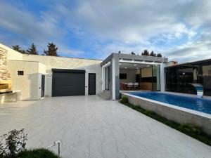 Bakı, həyət evi 4 otaqlı, satılır, 170 m² , 3.5 sot , Xəzər rayonu, Mərdəkan