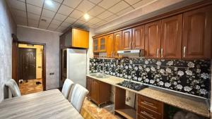 Bakı, köhnə tikili 2 otaqlı, günlük kirayə, 55 m²  , Nizami rayonu, 8-ci kilometr