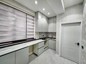 Bakı, yeni tikili 3 otaqlı, satılır, 79 m²  , Suraxanı rayonu, Yeni Günəşli qəs.