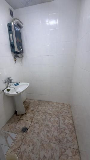 Bakı, köhnə tikili 3 otaqlı, satılır, 65 m²  , Nəsimi rayonu, 4-cü mikrorayon