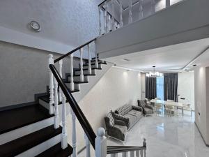 Bakı, həyət evi 5 otaqlı, satılır, 200 m² , 4 sot , Xəzər rayonu, Şüvəlan