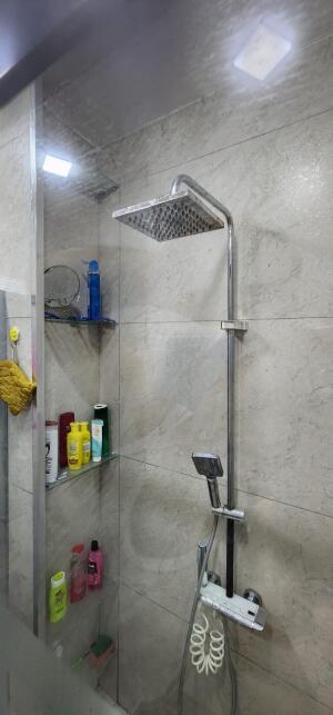 Bakı, köhnə tikili 3 otaqlı, satılır, 65 m²  , Binəqədi rayonu, 8-ci mikrorayon