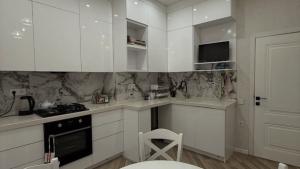 Bakı, yeni tikili 2 otaqlı, satılır, 80 m²  , Binəqədi rayonu, 7-ci mikrorayon