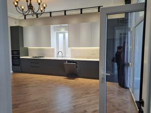 Bakı, həyət evi 5 otaqlı, satılır, 310 m² , 3.5 sot , Səbail rayonu, Badamdar qəs.