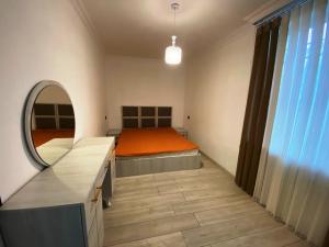 Bakı, köhnə tikili 2 otaqlı, satılır, 44 m²  , Nizami rayonu, 8-ci kilometr