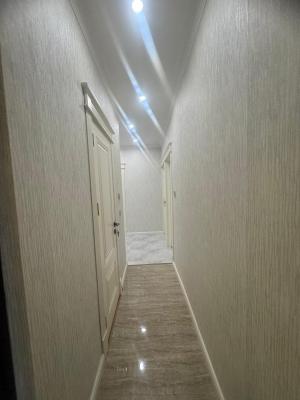Bakı, köhnə tikili 4 otaqlı, satılır, 110 m²  , Binəqədi rayonu, 8-ci mikrorayon