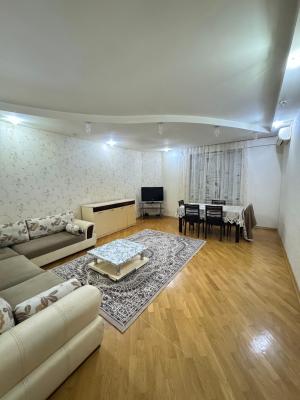 Bakı, yeni tikili 2 otaqlı, kirayə, 90 m²  , Binəqədi rayonu, 9-cu mikrorayon