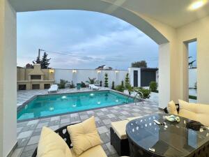 Bakı, həyət evi 4 otaqlı, satılır, 170 m² , 9 sot , Xəzər rayonu, Buzovna