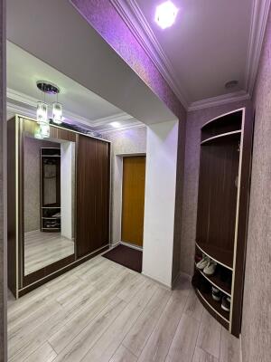 Bakı, köhnə tikili 4 otaqlı, satılır, 110 m²  , Nizami rayonu, 8-ci kilometr