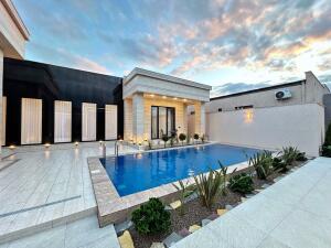 Bakı, həyət evi 5 otaqlı, satılır, 220 m² , 6.5 sot , Xəzər rayonu, Şüvəlan