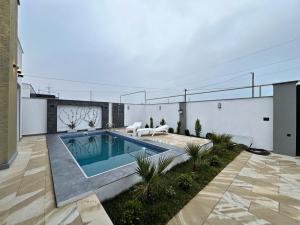 Bakı, bağ/həyət evi 4 otaqlı, satılır, 155 m² , 3.5 sot , Xəzər rayonu, Şüvəlan