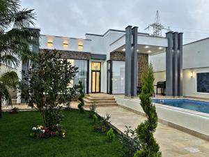 Bakı, bağ/həyət evi 4 otaqlı, satılır , 4.5 sot , Xəzər rayonu, Şüvəlan