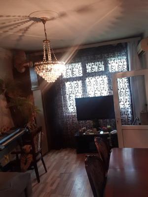 Bakı, köhnə tikili 1 otaqlı, satılır, 50 m²  , Nəsimi rayonu, 5-ci mikrorayon