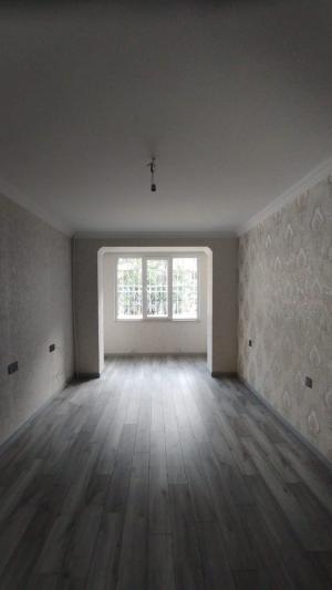 Bakı, köhnə tikili 4 otaqlı, satılır, 105 m²  , Binəqədi rayonu, 8-ci mikrorayon