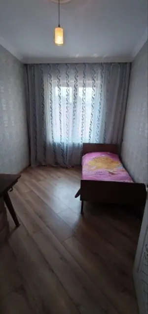 3 otaqlı köhnə tikili, satılır, 75 m², Bakı, Binəqədi rayonu, 7-ci mikrorayon