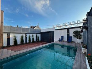Bakı, həyət evi 4 otaqlı, satılır, 145 m² , 2.7 sot , Xəzər rayonu, Şüvəlan