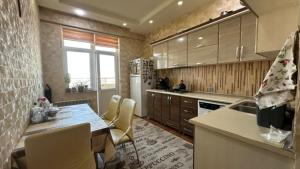 Bakı, yeni tikili 3 otaqlı, satılır, 115 m²  , Nizami rayonu, 8-ci kilometr